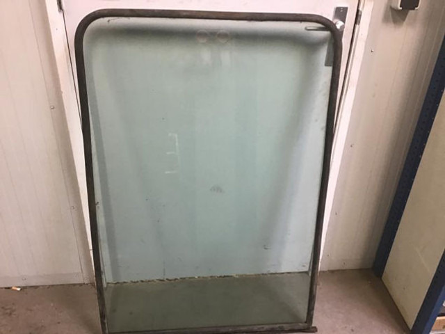 Liebherr Window Glass - نافذة و قطع الغيار: صور 4 Liebherr Window Glass - نافذة و قطع الغيار: صور 4