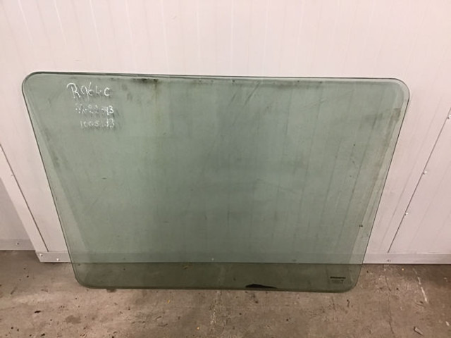 Liebherr Window Glass - نافذة و قطع الغيار: صور 2 Liebherr Window Glass - نافذة و قطع الغيار: صور 2