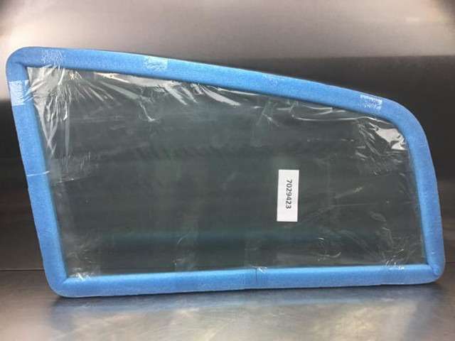 Liebherr Window Glass - نافذة و قطع الغيار: صور 3 Liebherr Window Glass - نافذة و قطع الغيار: صور 3