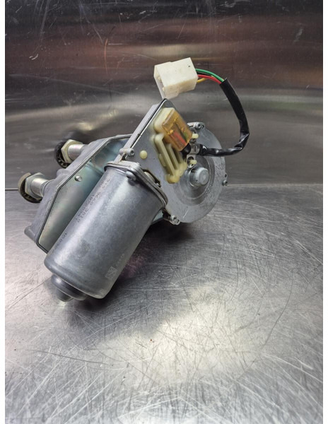 Liebherr - مساحة الزجاج الأمامي: صور 2 Liebherr - مساحة الزجاج الأمامي: صور 2