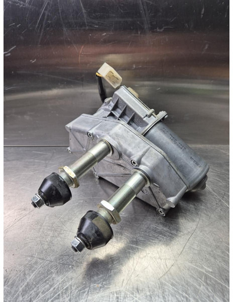 Liebherr - مساحة الزجاج الأمامي: صور 1 Liebherr - مساحة الزجاج الأمامي: صور 1