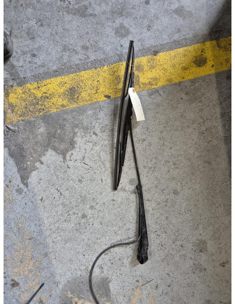 Liebherr - مساحة الزجاج الأمامي: صور 1 Liebherr - مساحة الزجاج الأمامي: صور 1