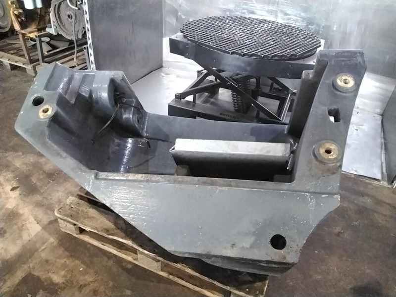 Liebherr - ثقل موازن - آلات البناء: صور 1 Liebherr - ثقل موازن - آلات البناء: صور 1