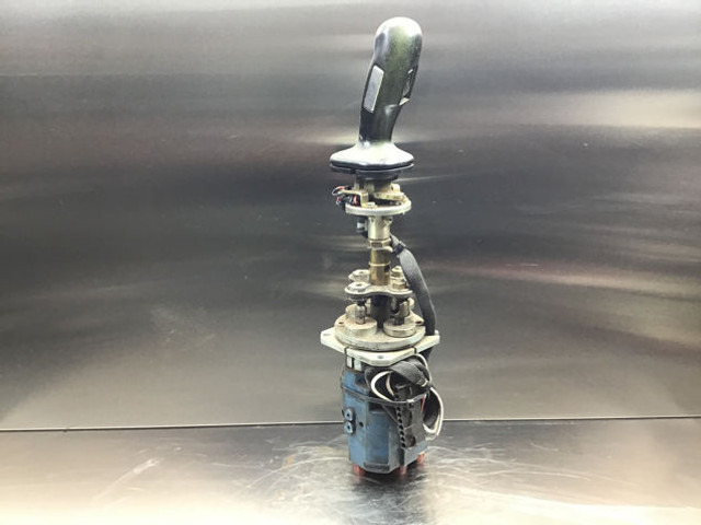 Rexroth Pilot Control Unit - عتلة تبديل السرعة: صور 2 Rexroth Pilot Control Unit - عتلة تبديل السرعة: صور 2
