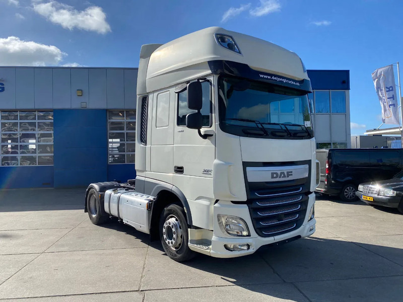 DAF XF 106.460 SSC / Retarder / 2x Tank - شاحنة جرار: صور 2 DAF XF 106.460 SSC / Retarder / 2x Tank - شاحنة جرار: صور 2