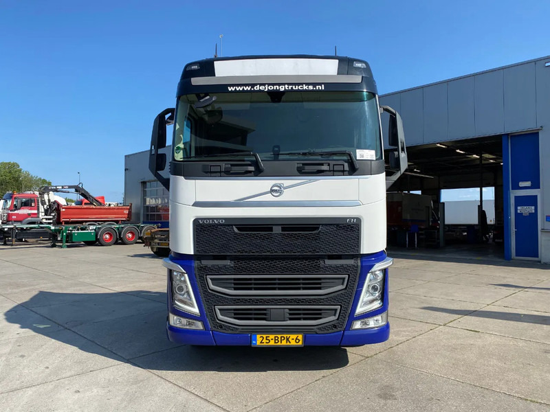 Volvo FH 13.460 Globetrotter / I-Save - شاحنة جرار: صور 2 Volvo FH 13.460 Globetrotter / I-Save - شاحنة جرار: صور 2