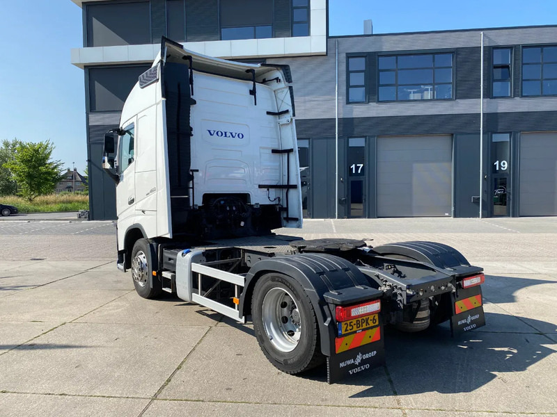 Volvo FH 13.460 Globetrotter / I-Save - شاحنة جرار: صور 4 Volvo FH 13.460 Globetrotter / I-Save - شاحنة جرار: صور 4