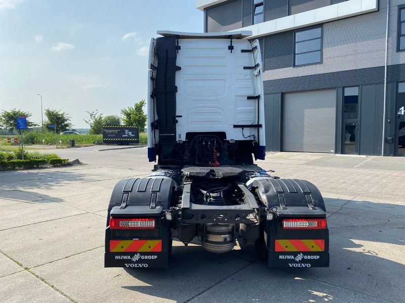 Volvo FH 13.500 Globetrotter XL / I-parkCool / 2x Tank - شاحنة جرار: صور 5 Volvo FH 13.500 Globetrotter XL / I-parkCool / 2x Tank - شاحنة جرار: صور 5