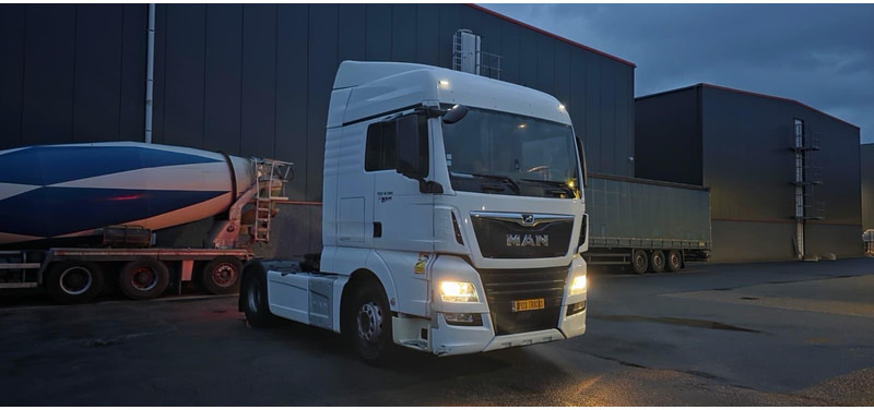 MAN TGX 18.500 Retarder - شاحنة جرار: صور 3 MAN TGX 18.500 Retarder - شاحنة جرار: صور 3