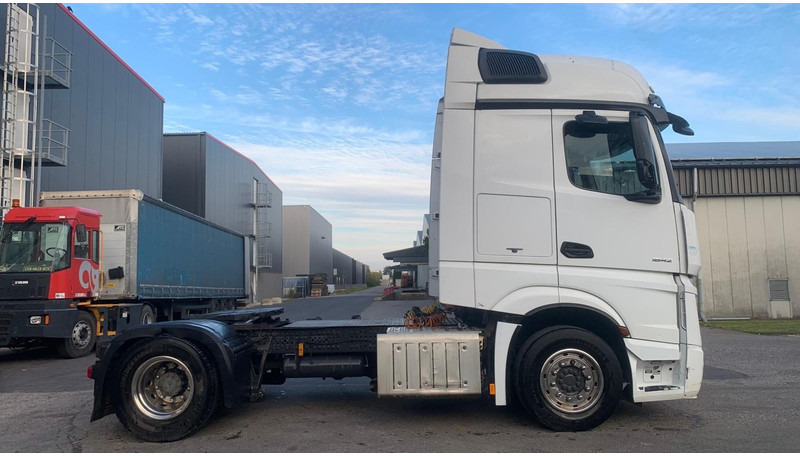 Mercedes-Benz Actros 1842 Dakspoiler + Koelkast - شاحنة جرار: صور 5 Mercedes-Benz Actros 1842 Dakspoiler + Koelkast - شاحنة جرار: صور 5