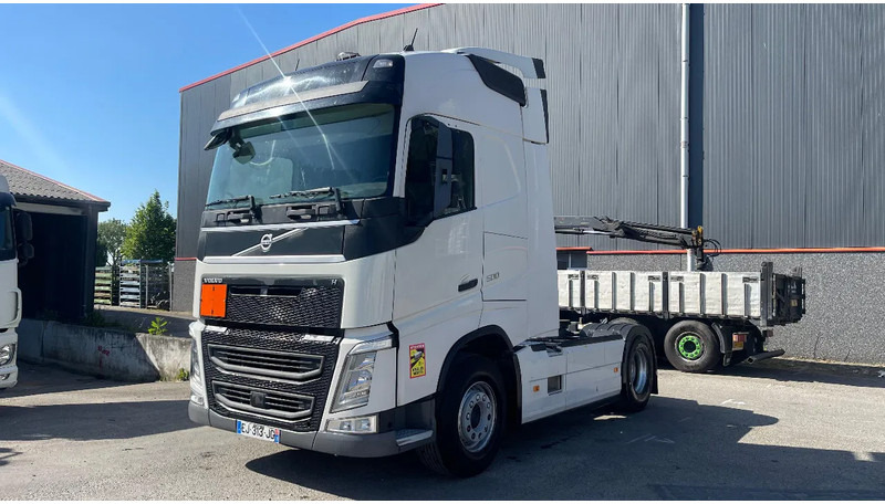Volvo FH 500 Koelkast+TV - شاحنة جرار: صور 1 Volvo FH 500 Koelkast+TV - شاحنة جرار: صور 1