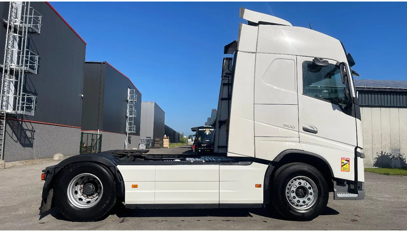 Volvo FH 500 Koelkast+TV - شاحنة جرار: صور 4 Volvo FH 500 Koelkast+TV - شاحنة جرار: صور 4