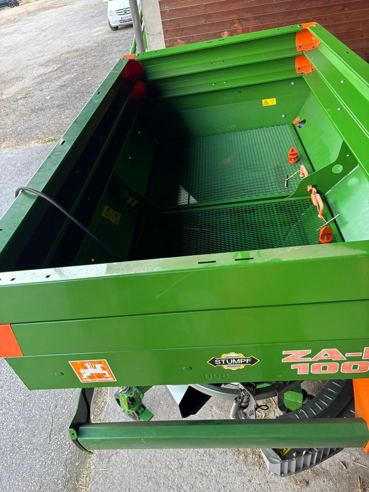 Amazone Amazone ZAM 1001 Wiegestreuer - آلة رش الأسمدة: صور 4 Amazone Amazone ZAM 1001 Wiegestreuer - آلة رش الأسمدة: صور 4