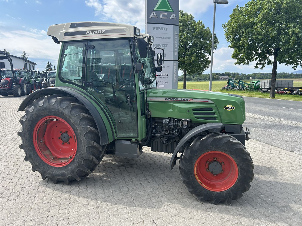 Fendt Farmer 208 PA - جرار: صور 1 Fendt Farmer 208 PA - جرار: صور 1