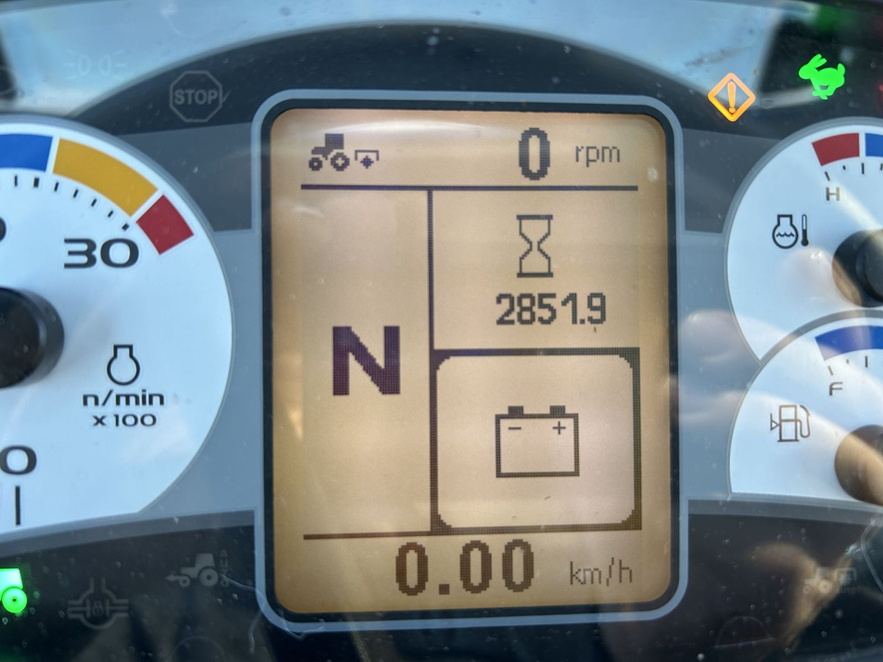 New Holland T 5.105 - جرار: صور 2 New Holland T 5.105 - جرار: صور 2
