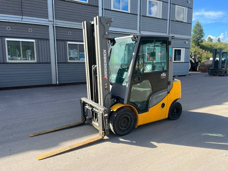 Jungheinrich DFG 425 S - رافعة شوكية ديزل: صور 1 Jungheinrich DFG 425 S - رافعة شوكية ديزل: صور 1