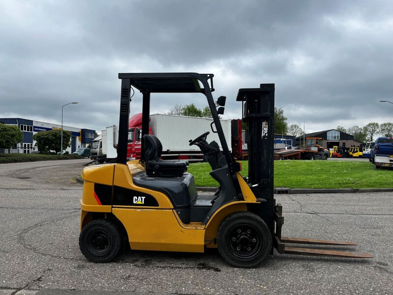 Caterpillar DP25NT - رافعة شوكية ديزل: صور 1 Caterpillar DP25NT - رافعة شوكية ديزل: صور 1