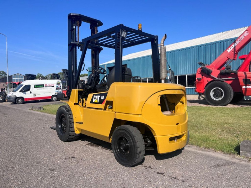 Caterpillar DP40K2 - رافعة شوكية ديزل: صور 5 Caterpillar DP40K2 - رافعة شوكية ديزل: صور 5