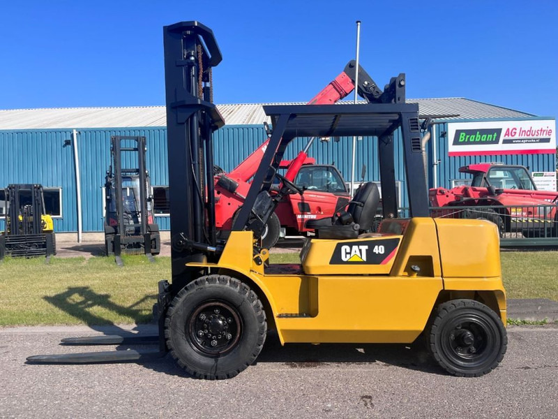 Caterpillar DP40K2 - رافعة شوكية ديزل: صور 4 Caterpillar DP40K2 - رافعة شوكية ديزل: صور 4