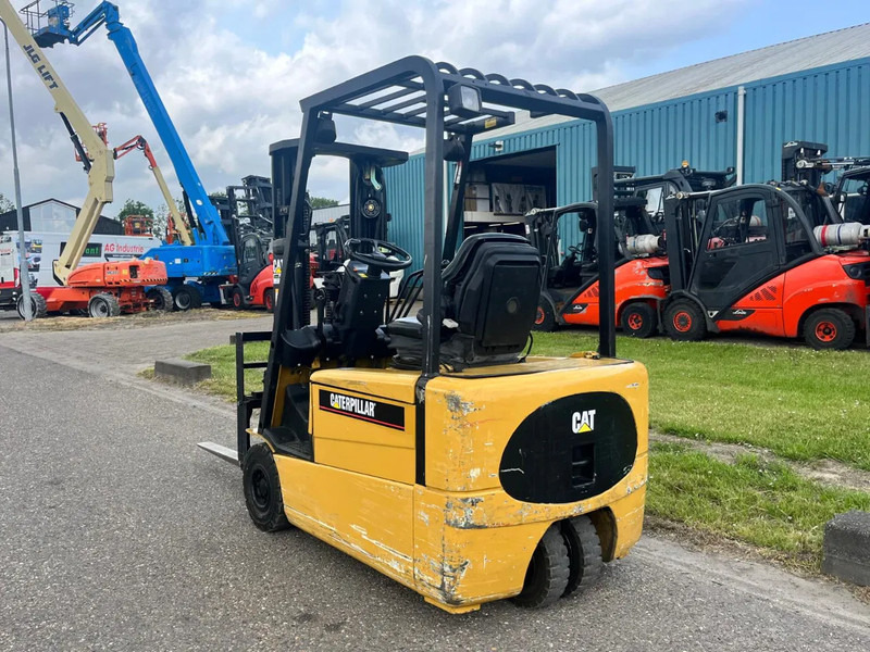 Caterpillar EP18KT - رافعة شوكية كهربائية: صور 5 Caterpillar EP18KT - رافعة شوكية كهربائية: صور 5