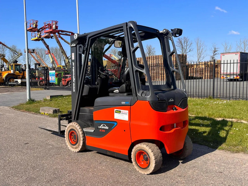 Linde E25H-01/600 - رافعة شوكية كهربائية: صور 5 Linde E25H-01/600 - رافعة شوكية كهربائية: صور 5