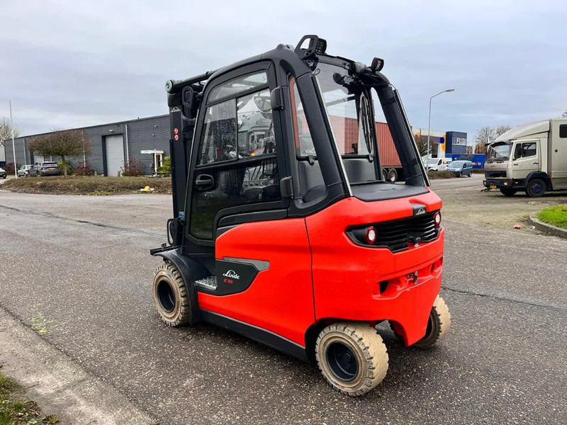 Linde E35HL-01 - رافعة شوكية كهربائية: صور 5 Linde E35HL-01 - رافعة شوكية كهربائية: صور 5