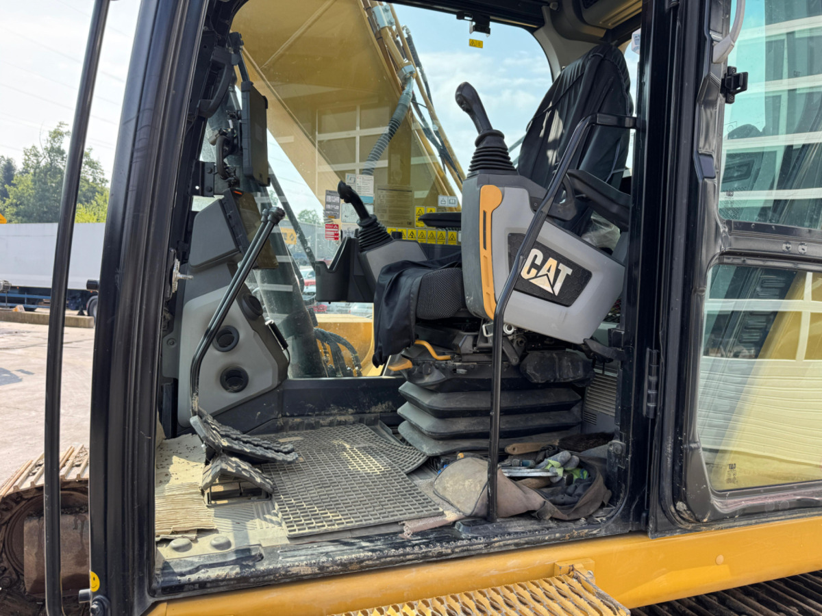 حفارات زحافة CATERPILLAR 323NG GPS 4x Schaufeln: صور 14