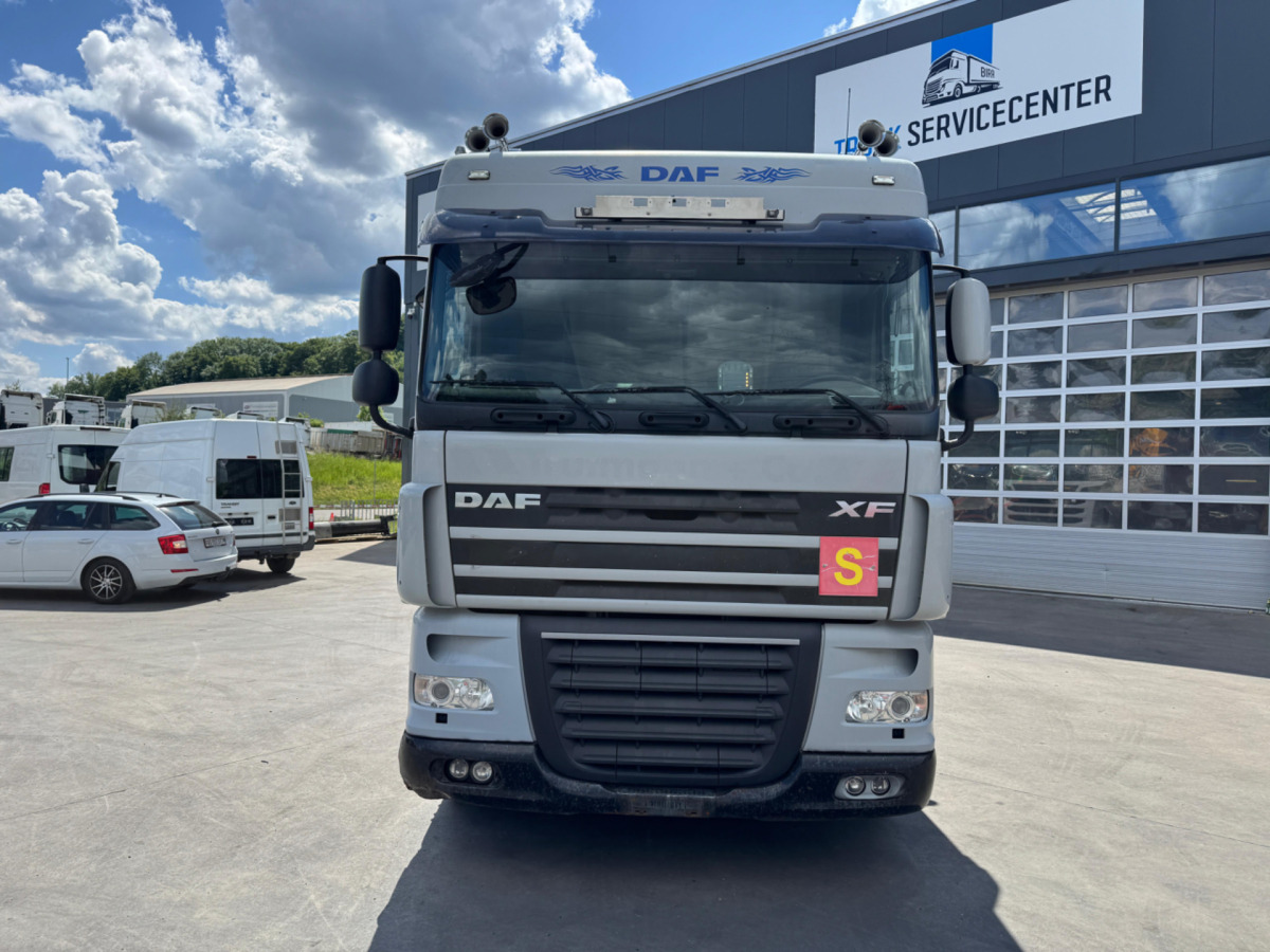 DAF XF510 Effer 255-5 6x2 SZM/Pritsche - شاحنة كرين: صور 3 DAF XF510 Effer 255-5 6x2 SZM/Pritsche - شاحنة كرين: صور 3