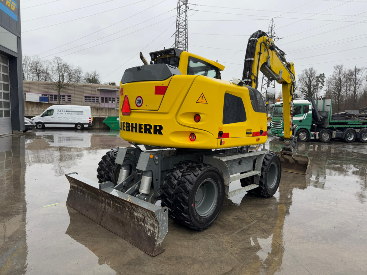 LIEBHERR 910 Compact Litronic Powertilt - حفارة على عجلات: صور 4 LIEBHERR 910 Compact Litronic Powertilt - حفارة على عجلات: صور 4