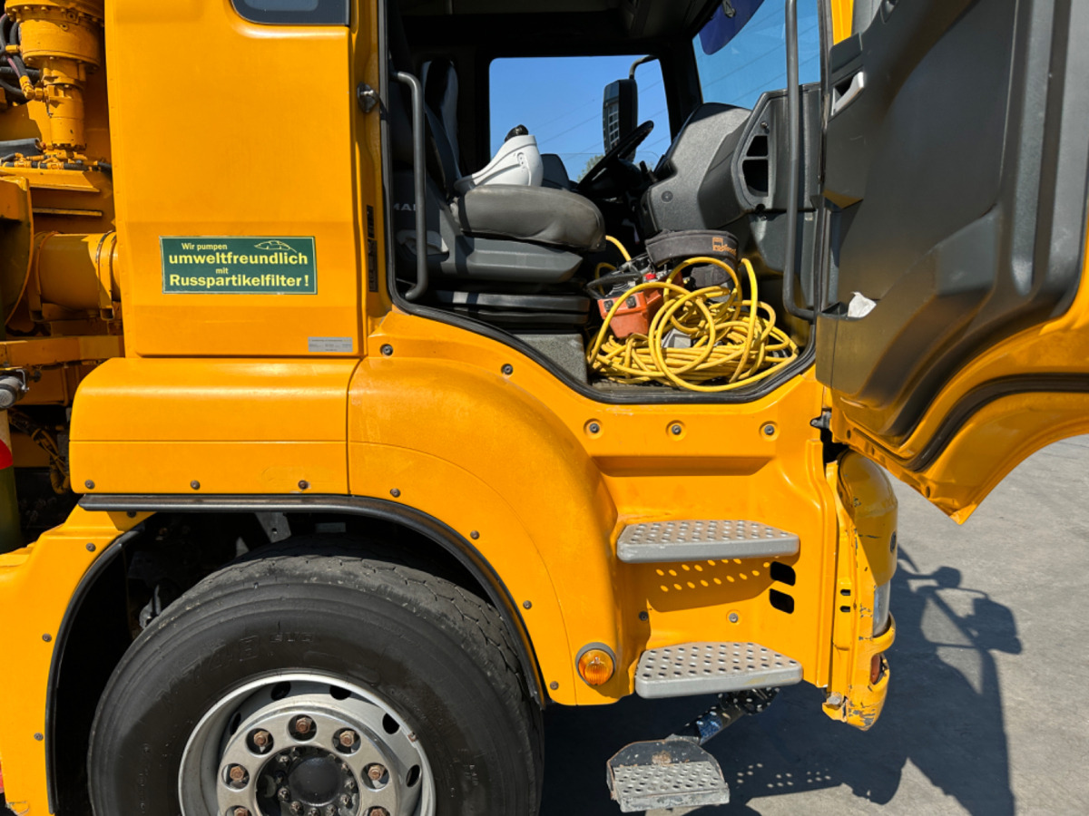 MAN TGA 41.440 8x4 Hallenpumpe 31M-5 - مضخة خرسانة: صور 4 MAN TGA 41.440 8x4 Hallenpumpe 31M-5 - مضخة خرسانة: صور 4