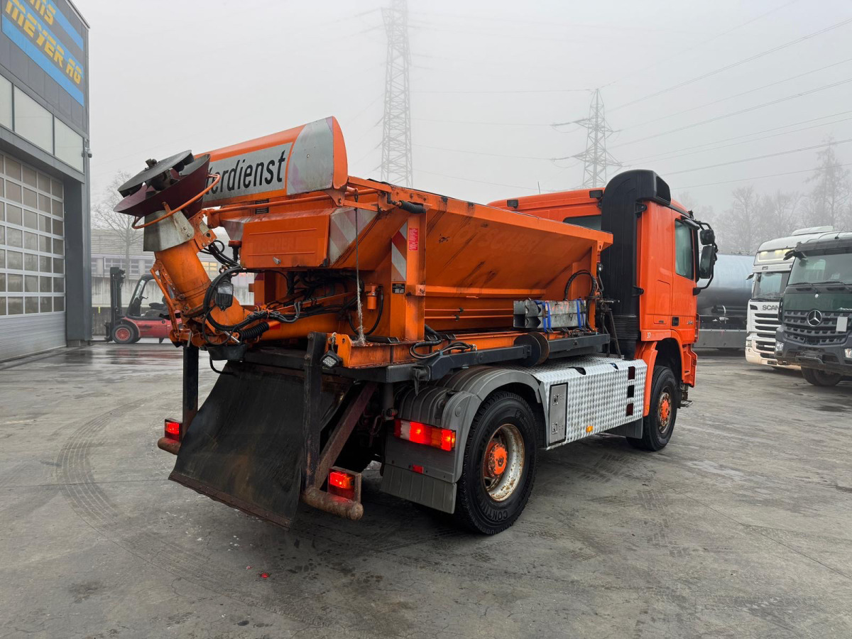 MERCEDES Actros 2048 4x4 Winterdienst - شاحنة جرار: صور 5 MERCEDES Actros 2048 4x4 Winterdienst - شاحنة جرار: صور 5