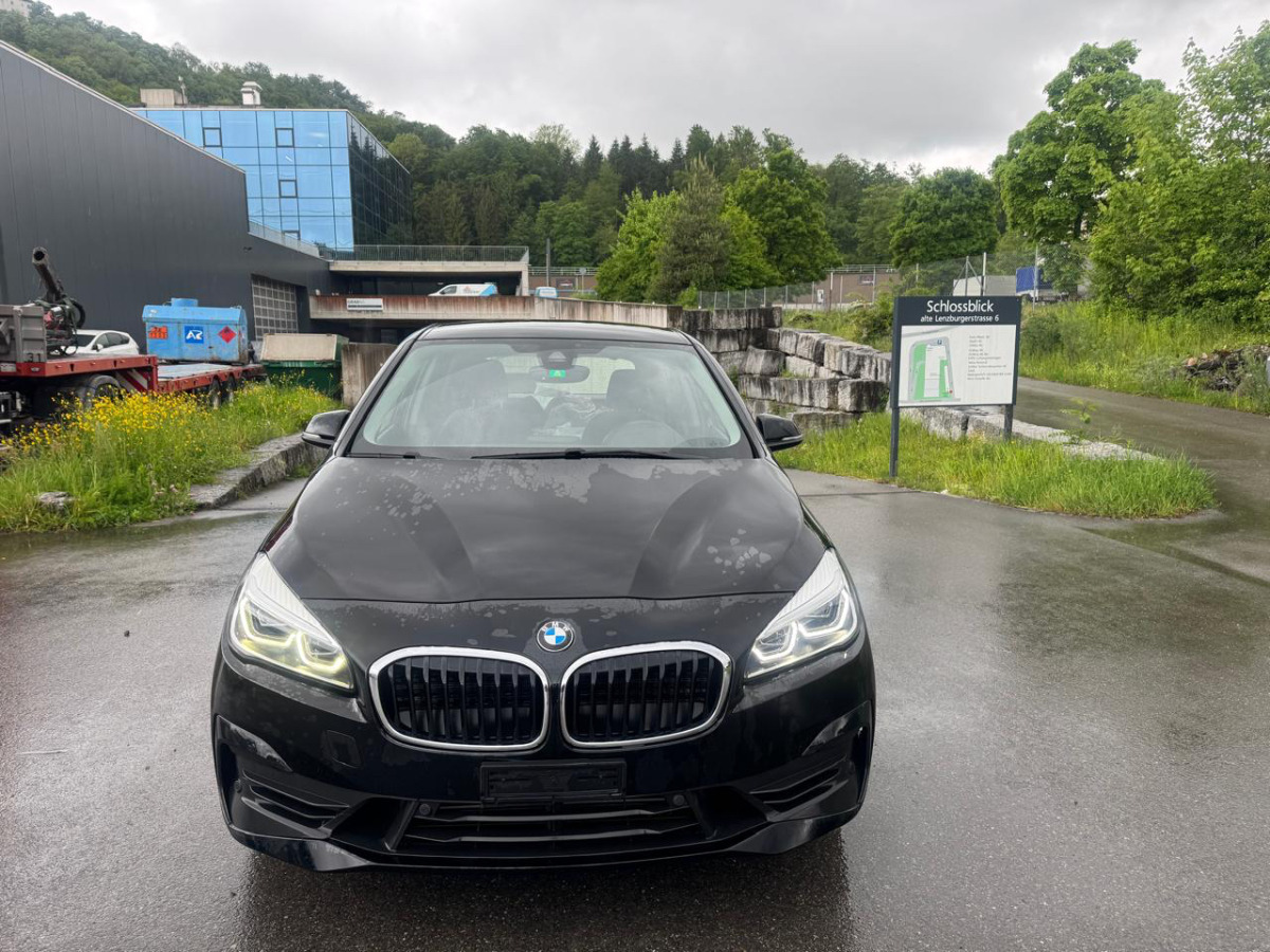 Marke BMW 218d xDrive - هاتشباك: صور 2 Marke BMW 218d xDrive - هاتشباك: صور 2