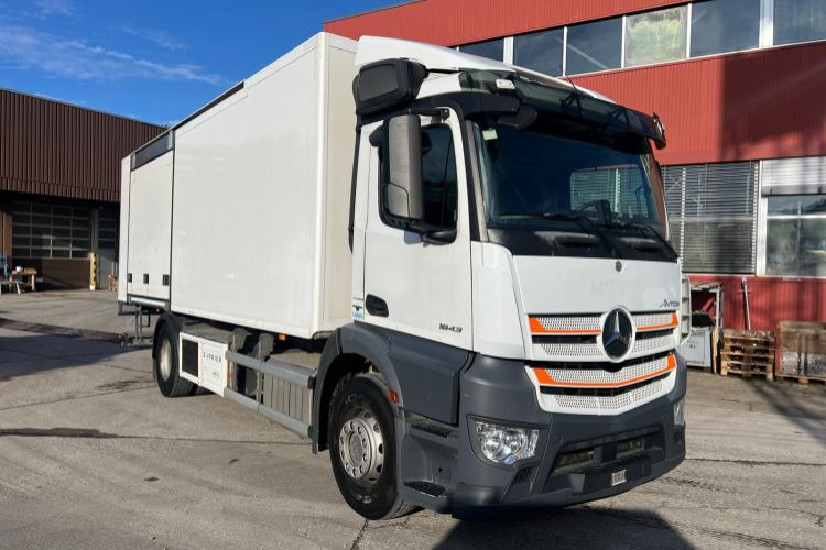 Mercedes-Benz 4x Antos 1843 4x2 Kühler - مبردة شاحنة: صور 3 Mercedes-Benz 4x Antos 1843 4x2 Kühler - مبردة شاحنة: صور 3