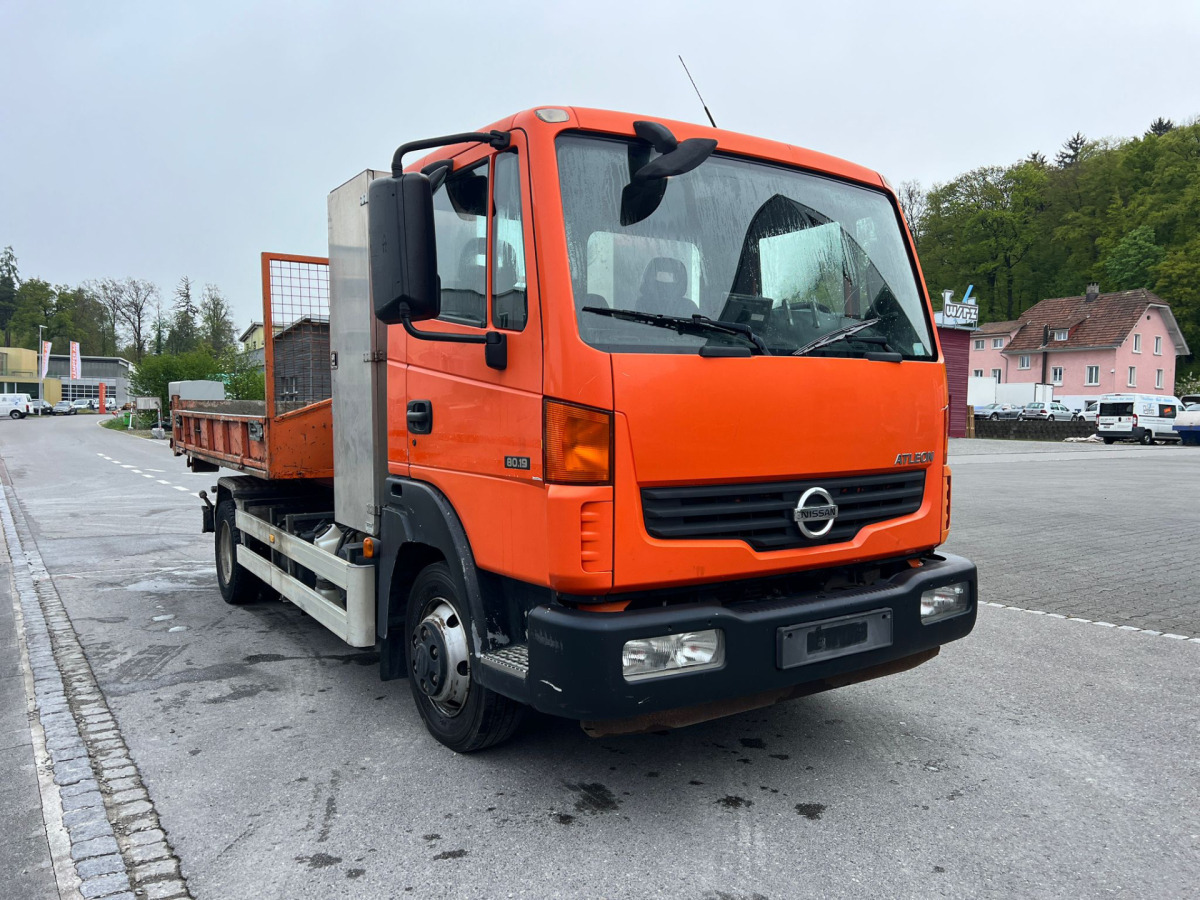 NISSAN Atleon 80.19 4x2 Hooklift - شاحنة ذات الخطاف: صور 4 NISSAN Atleon 80.19 4x2 Hooklift - شاحنة ذات الخطاف: صور 4