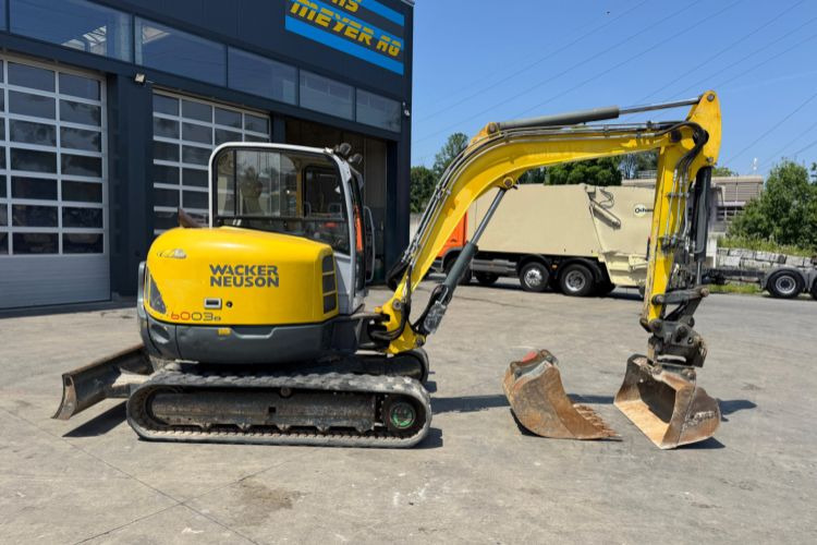 Neuson 6003 - حفارات زحافة: صور 3 Neuson 6003 - حفارات زحافة: صور 3