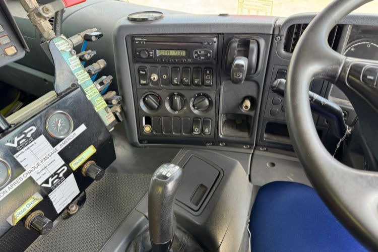 تأجير  Scania P320 4x2 Valmetal Kehrmaschine Scania P320 4x2 Valmetal Kehrmaschine: صور 16