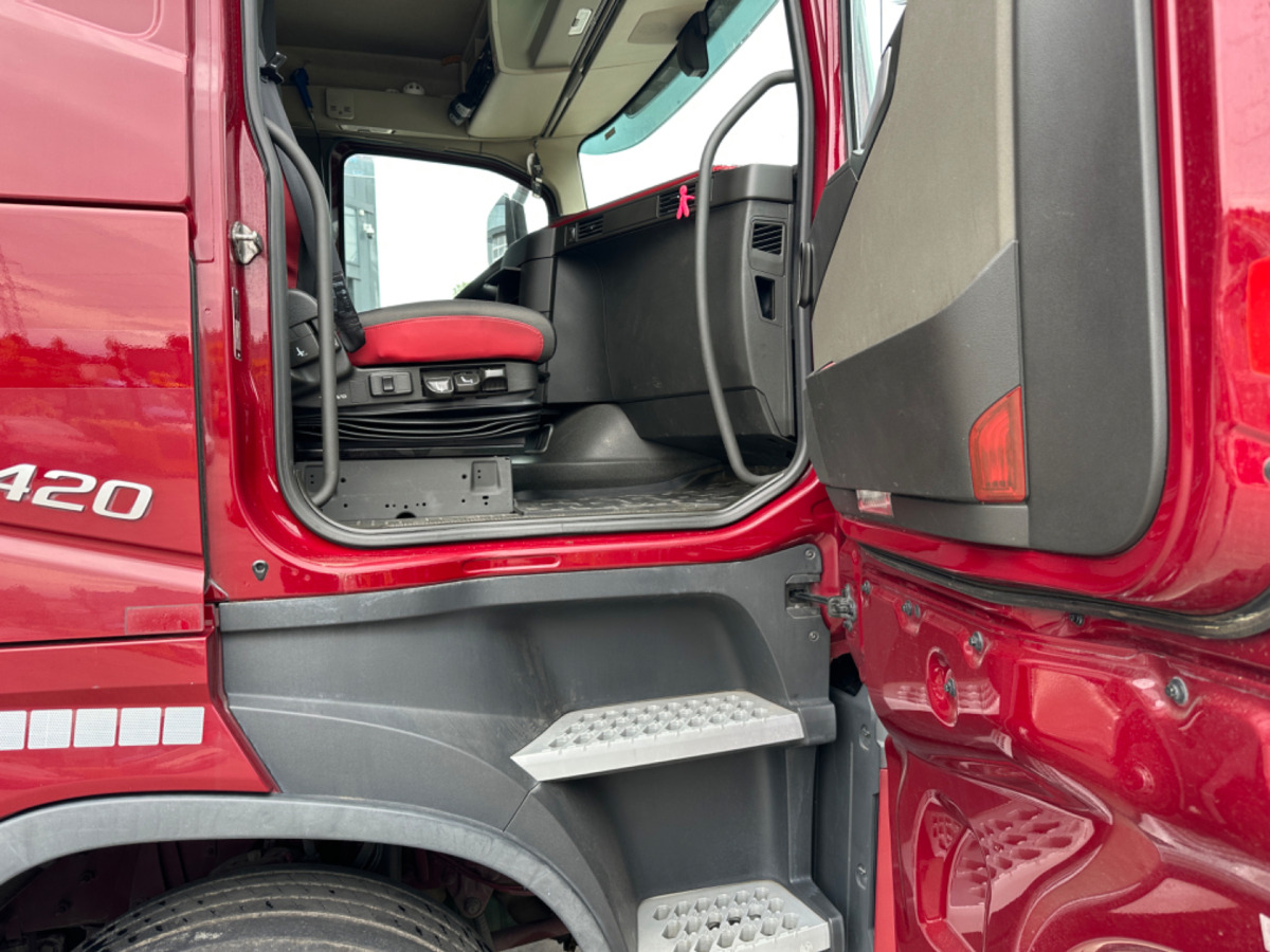 VOLVO FH-420 4x2 LBW - شاحنة ستارة: صور 5 VOLVO FH-420 4x2 LBW - شاحنة ستارة: صور 5