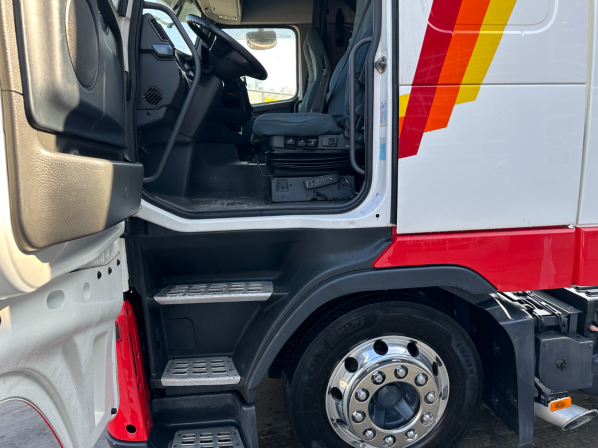 شاحنة جرار VOLVO FH-420 4x2 Lowdeck: صور 10