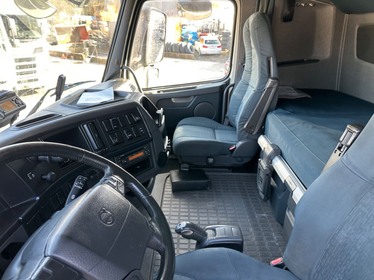 شاحنة جرار VOLVO FH-420 4x2 Lowdeck: صور 12