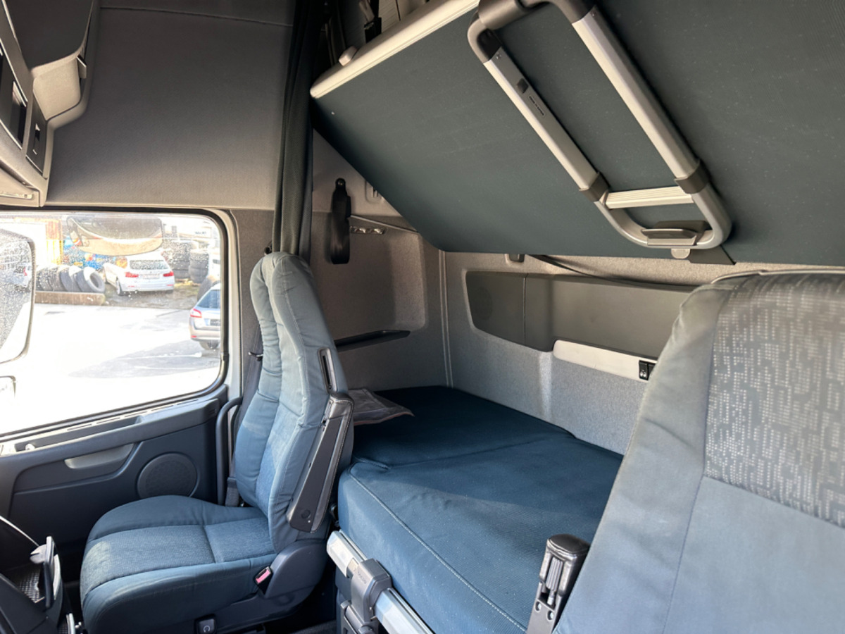 شاحنة جرار VOLVO FH-420 4x2 Lowdeck: صور 13