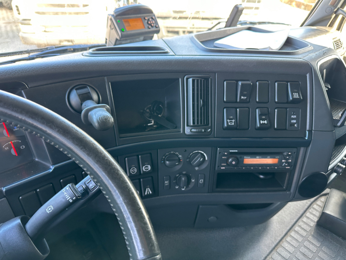 شاحنة جرار VOLVO FH-420 4x2 Lowdeck: صور 14