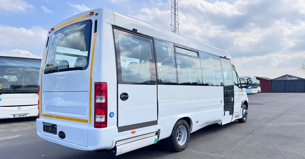 Irisbus Iveco / DURISOTTI / -28miejsc /euro5/ mała klima / winda / 114000 zł netto - صغيرة, ميكروباص: صور 4 Irisbus Iveco / DURISOTTI / -28miejsc /euro5/ mała klima / winda / 114000 zł netto - صغيرة, ميكروباص: صور 4