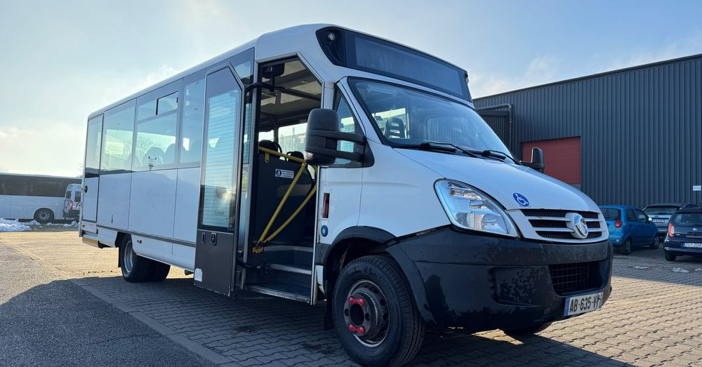 Iveco Aptineo / mała klima / 28 miejsc / winda / CENA: 67500 zł netto - صغيرة, ميكروباص: صور 1 Iveco Aptineo / mała klima / 28 miejsc / winda / CENA: 67500 zł netto - صغيرة, ميكروباص: صور 1