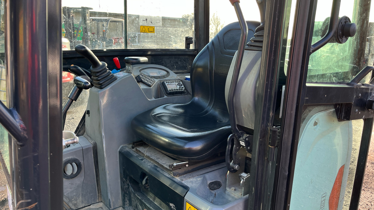 BOBCAT E17 - حفارة مصغرة: صور 5 BOBCAT E17 - حفارة مصغرة: صور 5