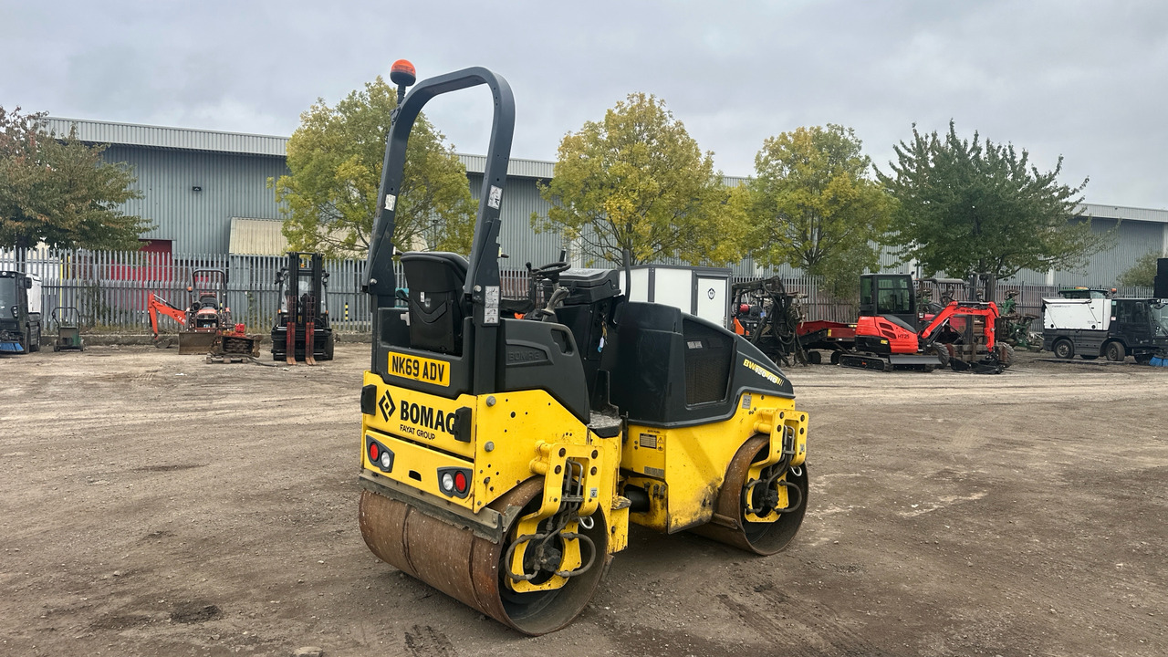 BOMAG BW120AD-5 - مدحلة الأسفلت: صور 4 BOMAG BW120AD-5 - مدحلة الأسفلت: صور 4