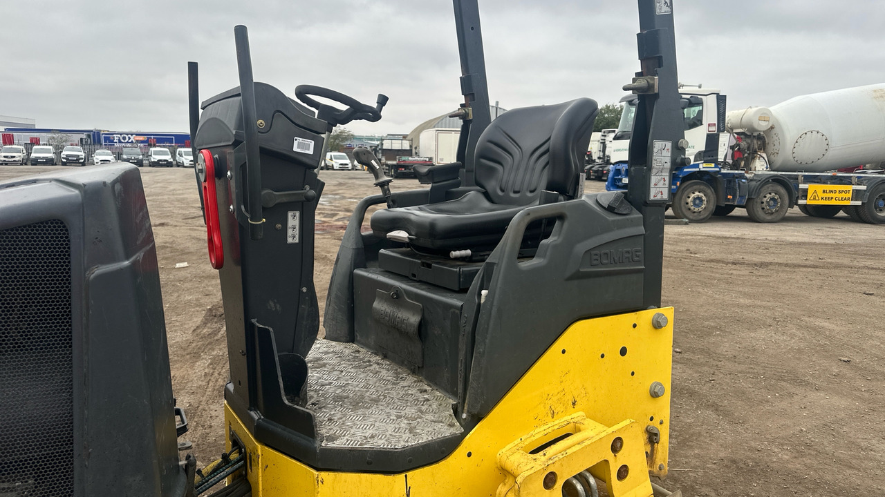 BOMAG BW120AD-5 - مدحلة الأسفلت: صور 5 BOMAG BW120AD-5 - مدحلة الأسفلت: صور 5