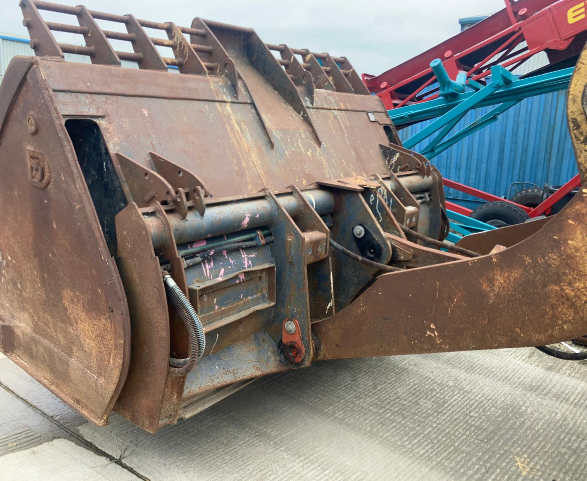 CASE 821C - اللودر بعجل: صور 5 CASE 821C - اللودر بعجل: صور 5