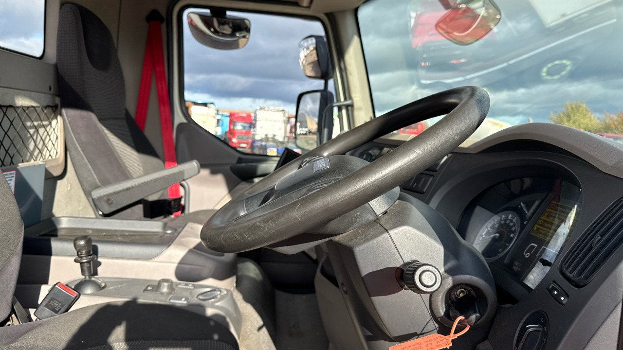 DAF LF 220 - شاحنات مسطحة: صور 5 DAF LF 220 - شاحنات مسطحة: صور 5