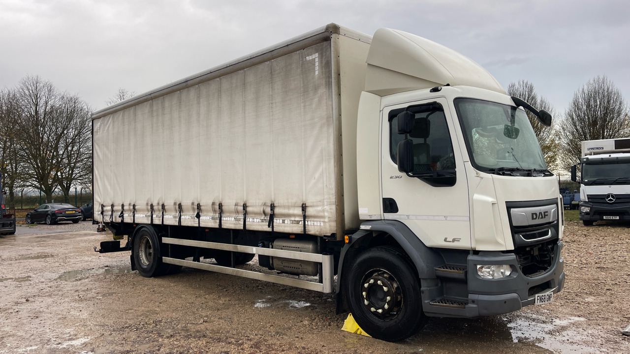 DAF LF 230 - شاحنة ستارة: صور 1 DAF LF 230 - شاحنة ستارة: صور 1