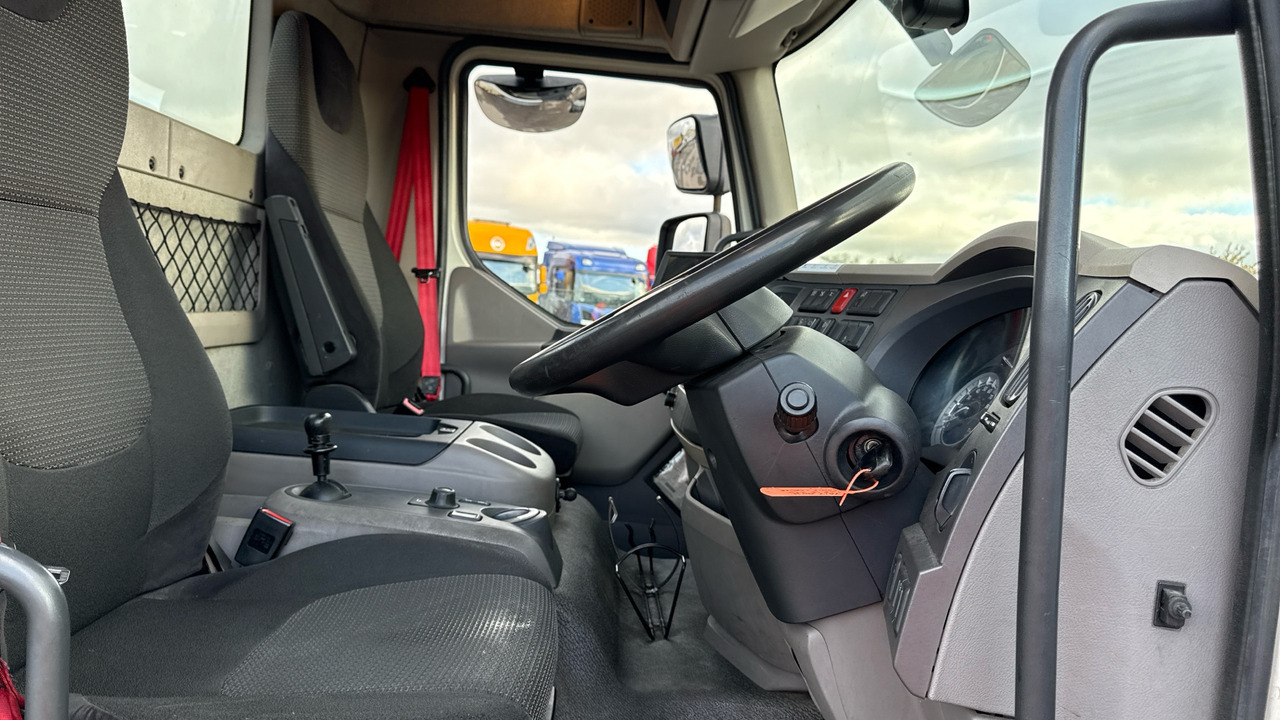 DAF LF 230 - شاحنات مسطحة: صور 5 DAF LF 230 - شاحنات مسطحة: صور 5